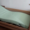 Polohovací postel s příslušenstvím+ zdravotnická matrace